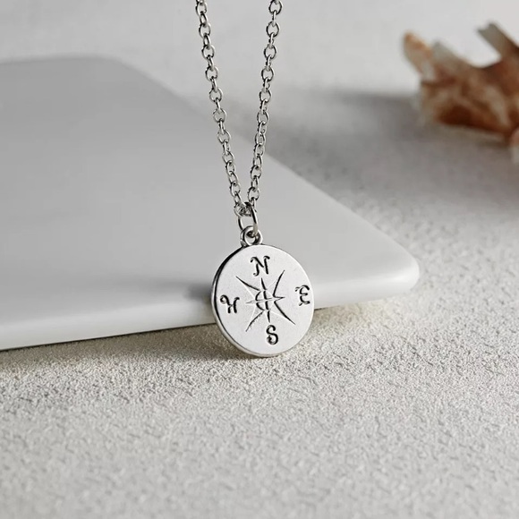 🧭 3 / $20 🧭 ❗️ Going places compass necklace - Picture 3 of 4